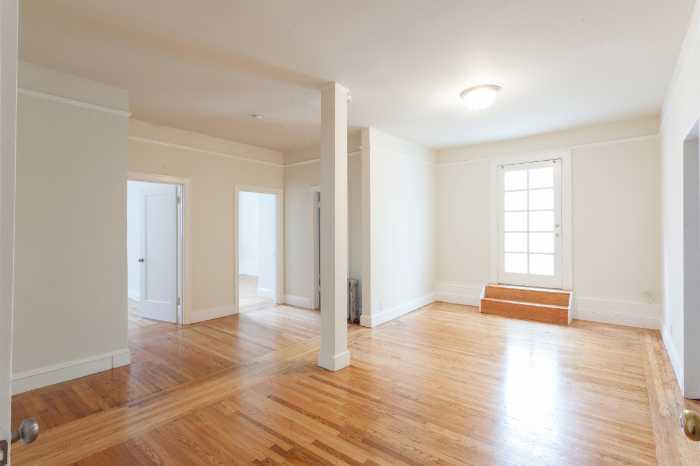 Moving Out and Moving in: First Apartment Checklist 3 First Apartment Checklist