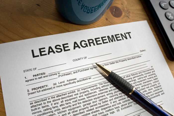 Moving Out and Moving in: First Apartment Checklist 2 First Apartment Checklist