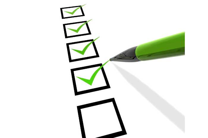Moving Out and Moving in: First Apartment Checklist 10 First Apartment Checklist