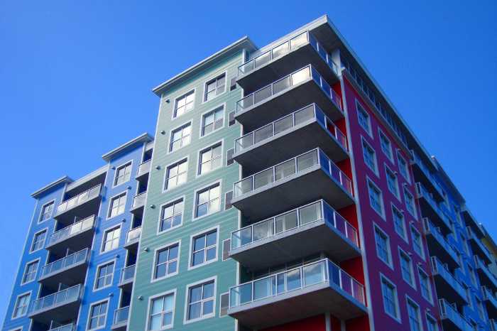 Moving Out and Moving in: First Apartment Checklist 1 First Apartment Checklist