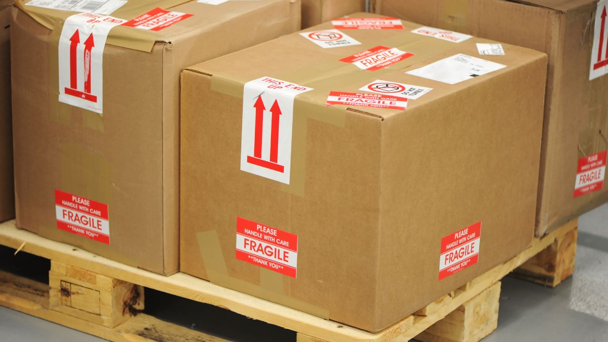 Moving In The Winter? Let's Do it Safely. 2 Labels are important, but it will be best if you handle it yourself.