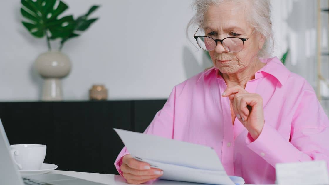 Beginner's Guide to Relocating for Retirement 2 When relocating to Ottawa for retirement, it is important to gather and prepare essential documents, and complete all necessary formalities.